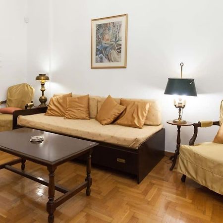 Charming Vintage 2Br Apartment With Balcony In Koukaki Athena Bagian luar foto